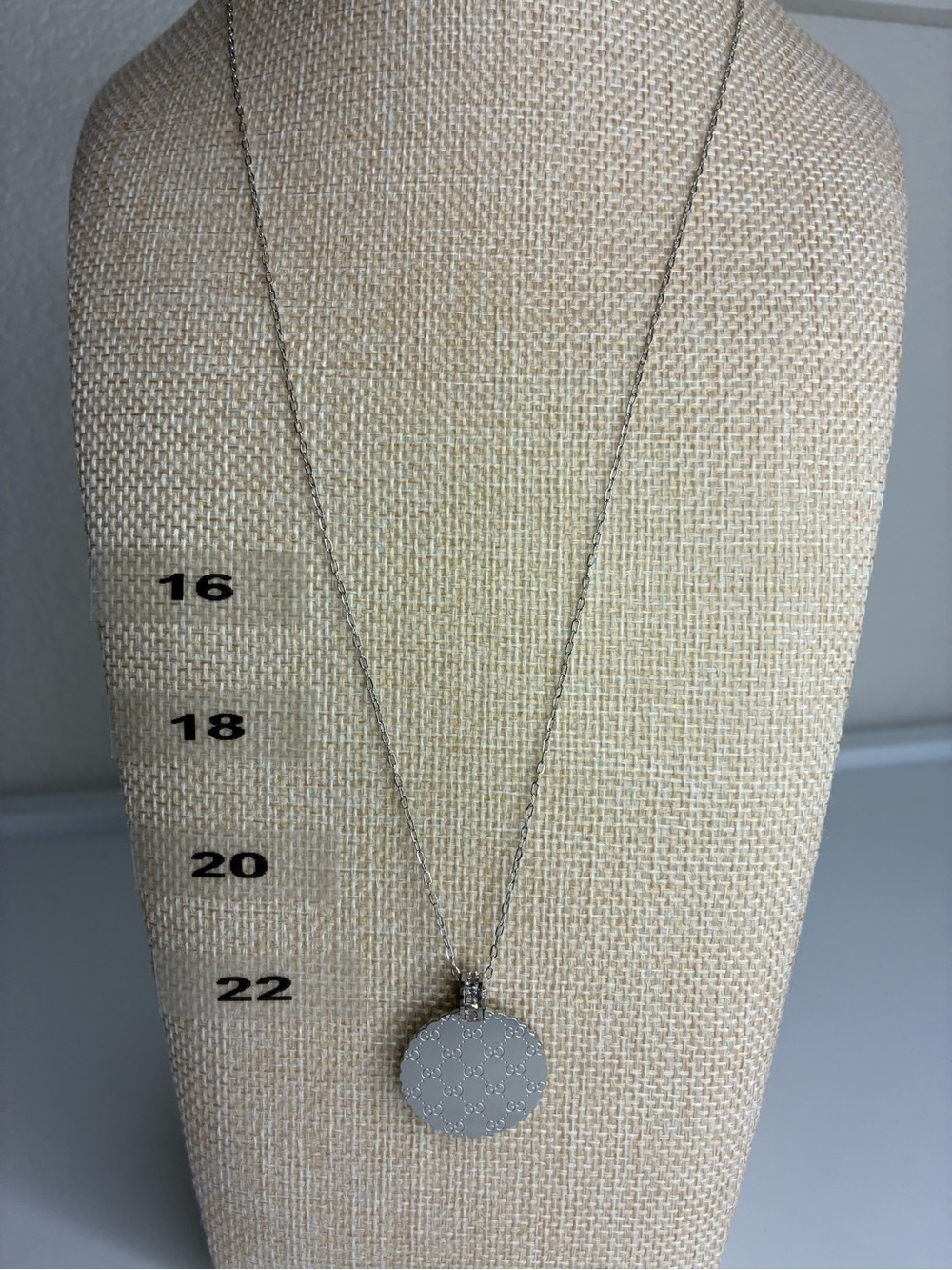Vintage Silver-Tone Round Pendant Necklace - 18K Gold Plated